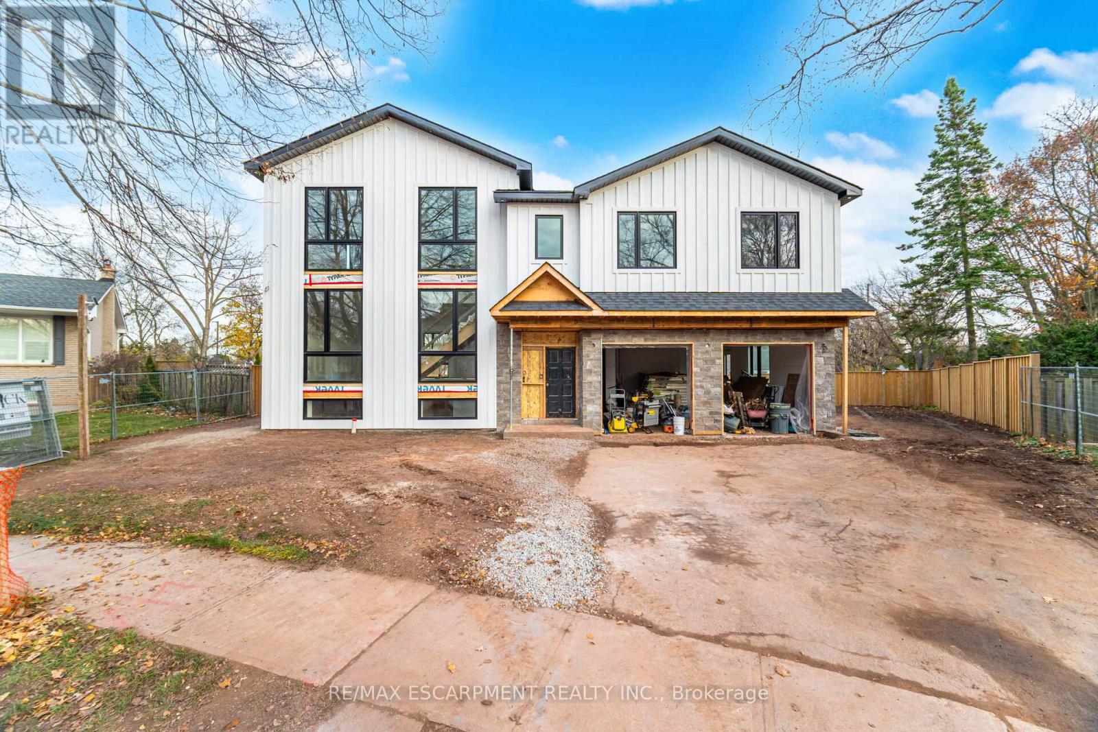 2488 Bridge Road, Oakville, Ontario  L6L 2H2 - Photo 3 - W12598224