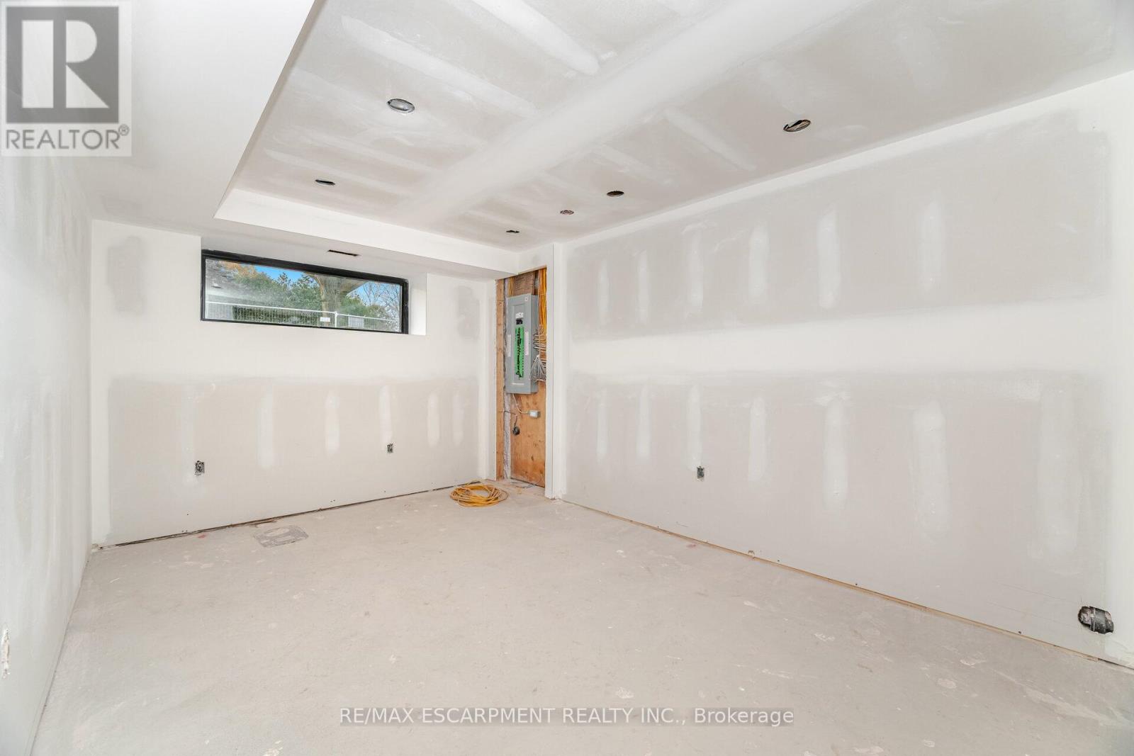 2488 Bridge Road, Oakville, Ontario  L6L 2H2 - Photo 32 - W12598224