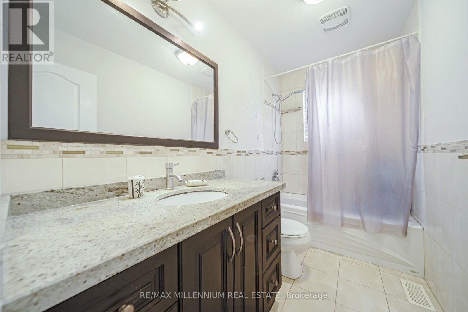 226 Falstaff Avenue, Toronto, Ontario  M6L 2G1 - Photo 10 - W12598246