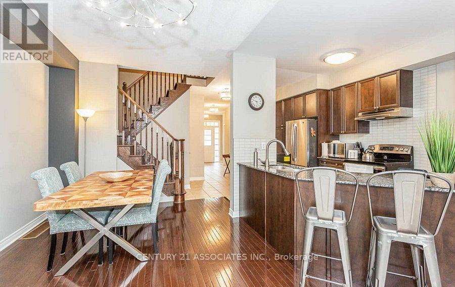 2449 Montagne Avenue, Oakville, Ontario L6M 0J5 - Photo 12 - W12591140