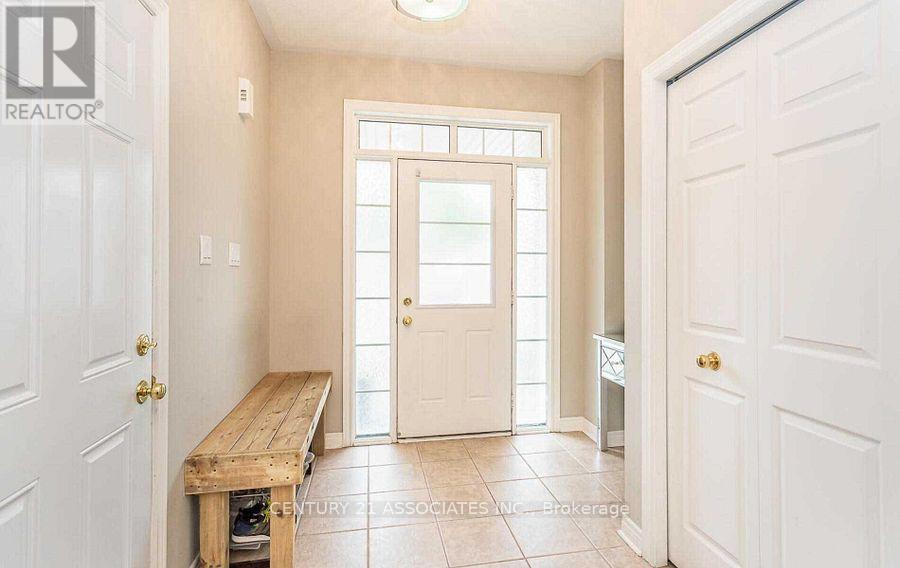 2449 Montagne Avenue, Oakville, Ontario L6M 0J5 - Photo 4 - W12591140