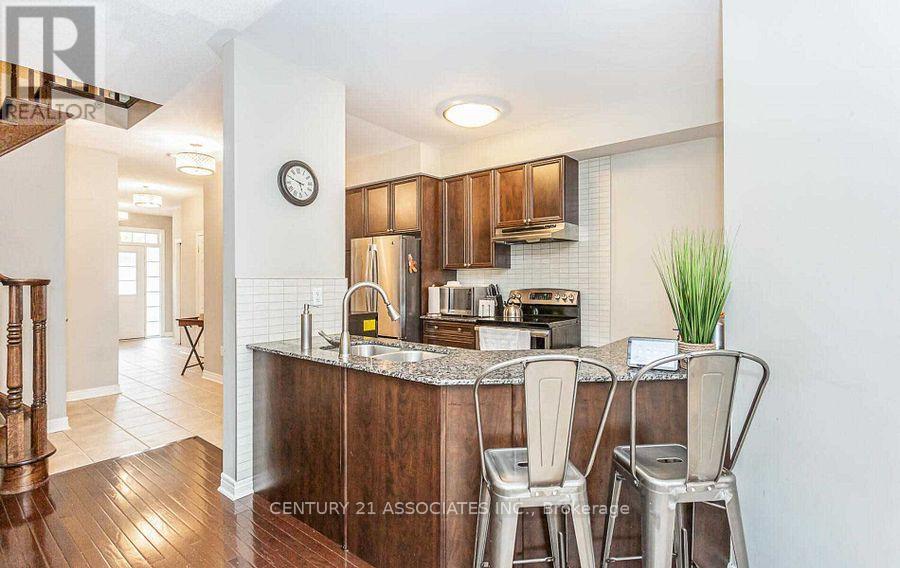 2449 Montagne Avenue, Oakville, Ontario L6M 0J5 - Photo 14 - W12591140