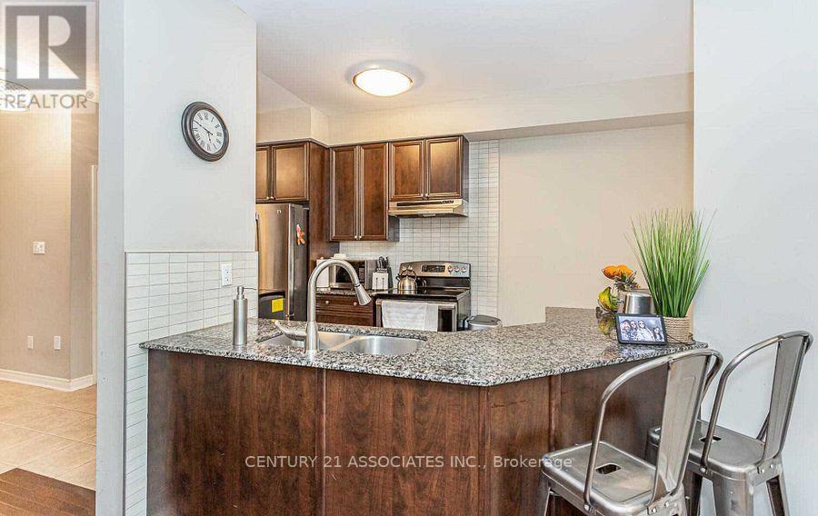 2449 Montagne Avenue, Oakville, Ontario L6M 0J5 - Photo 15 - W12591140