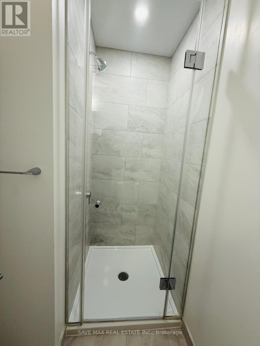 2805 - 395 Square One Drive, Mississauga, Ontario  L5B 0P6 - Photo 2 - W12597988