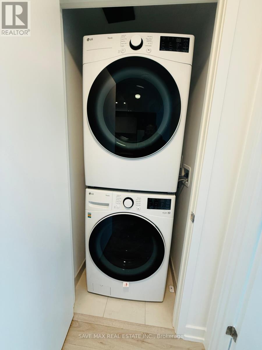 2805 - 395 Square One Drive, Mississauga, Ontario  L5B 0P6 - Photo 13 - W12597988