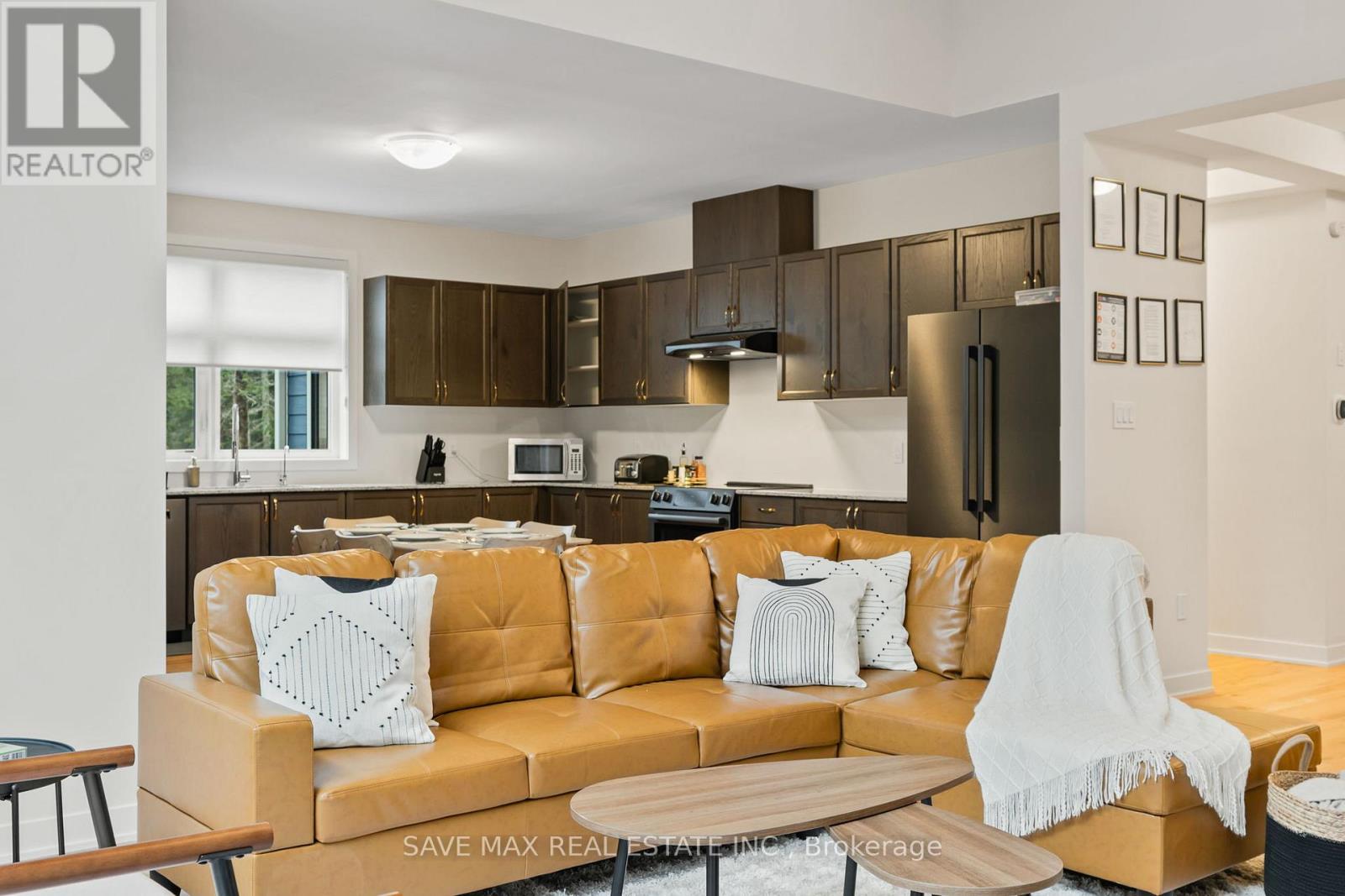 1049 Greensview Drive, Lake Of Bays, Ontario  P1H 0K1 - Photo 15 - X12598162