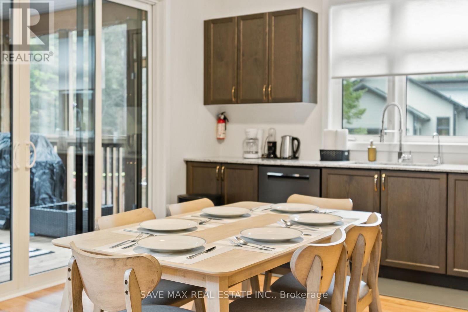 1049 Greensview Drive, Lake Of Bays, Ontario  P1H 0K1 - Photo 24 - X12598162