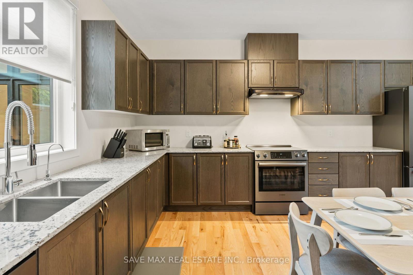 1049 Greensview Drive, Lake Of Bays, Ontario  P1H 0K1 - Photo 25 - X12598162