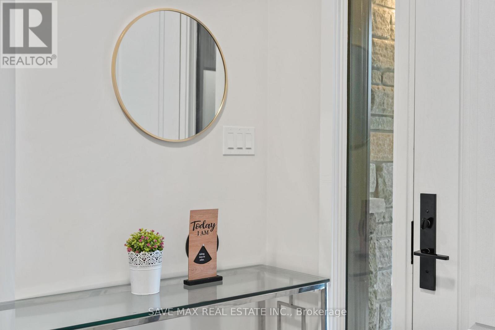 1049 Greensview Drive, Lake Of Bays, Ontario  P1H 0K1 - Photo 5 - X12598162