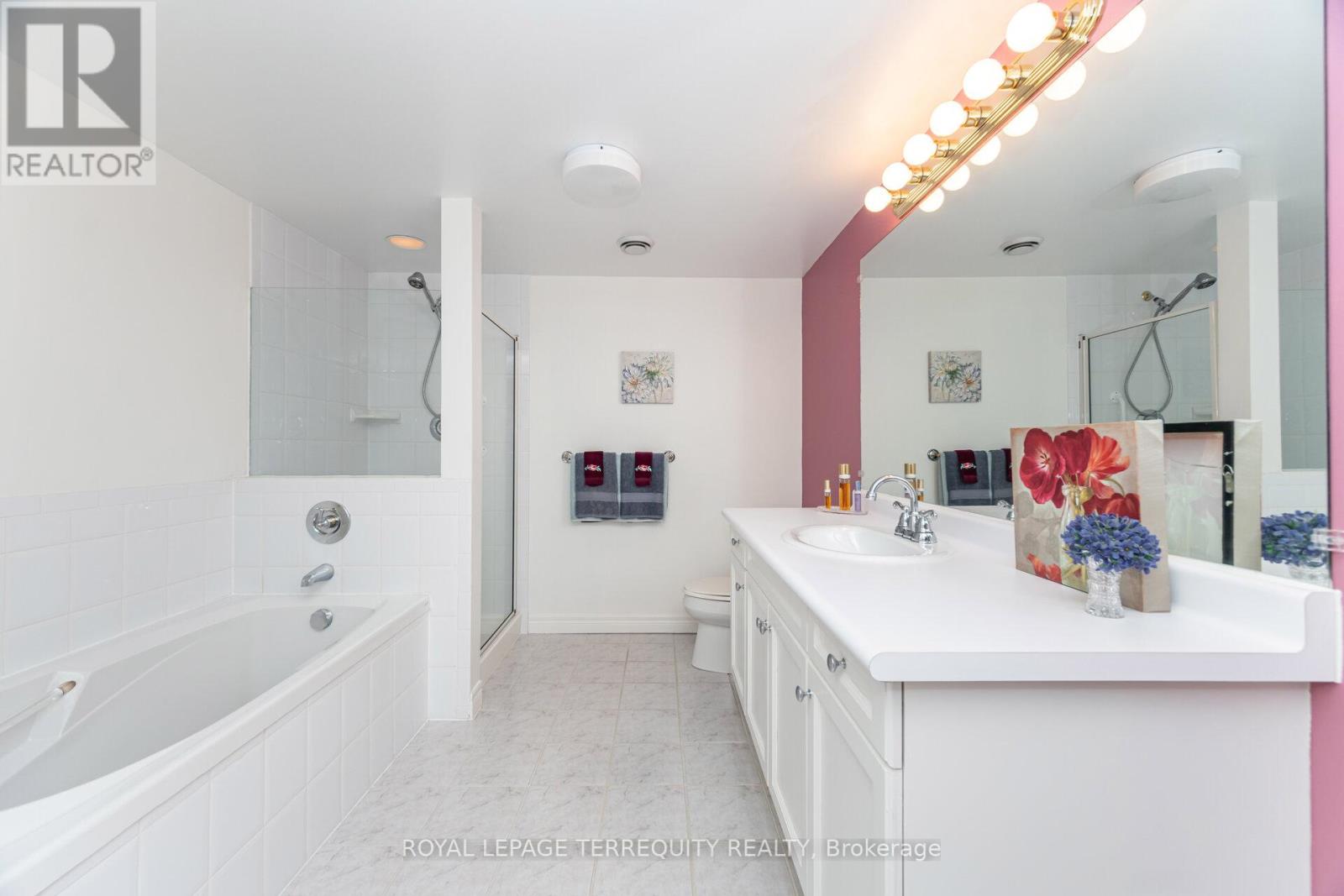 204 - 77 Governors Road, Hamilton, Ontario  L9H 7N8 - Photo 17 - X12598278