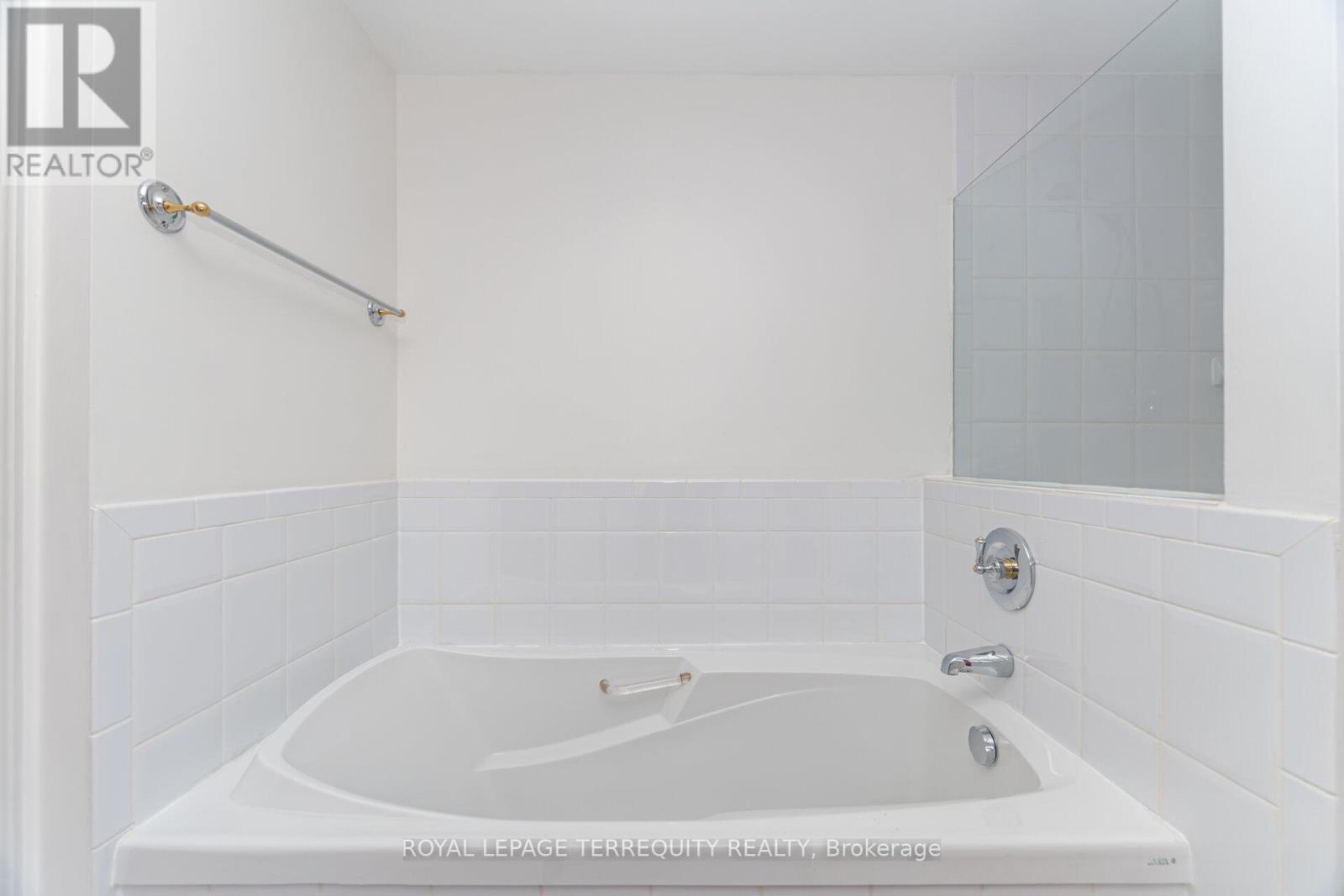 204 - 77 Governors Road, Hamilton, Ontario  L9H 7N8 - Photo 18 - X12598278