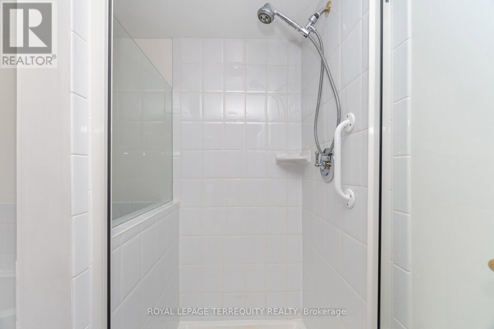 204 - 77 Governors Road, Hamilton, Ontario  L9H 7N8 - Photo 19 - X12598278