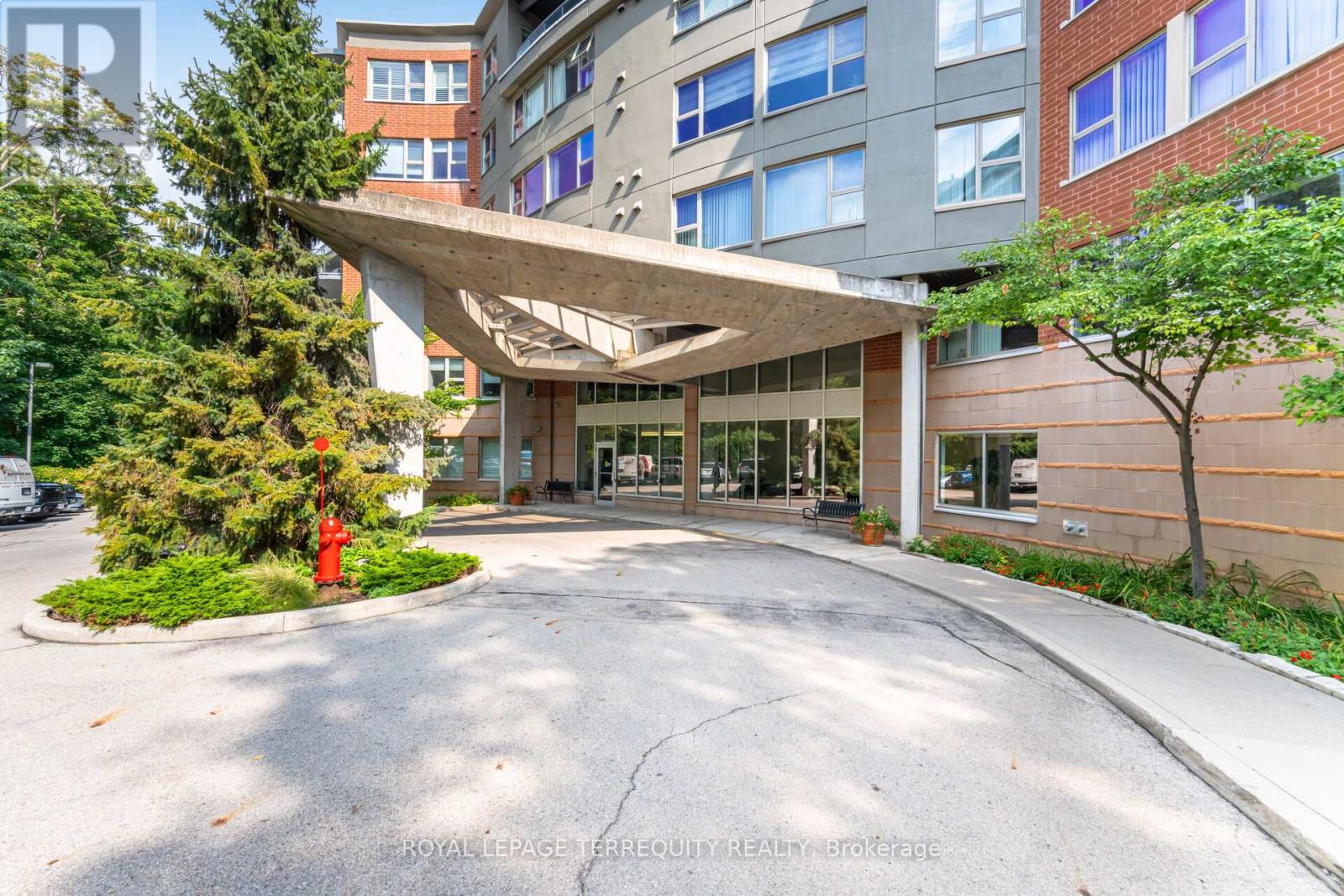 204 - 77 Governors Road, Hamilton, Ontario  L9H 7N8 - Photo 2 - X12598278