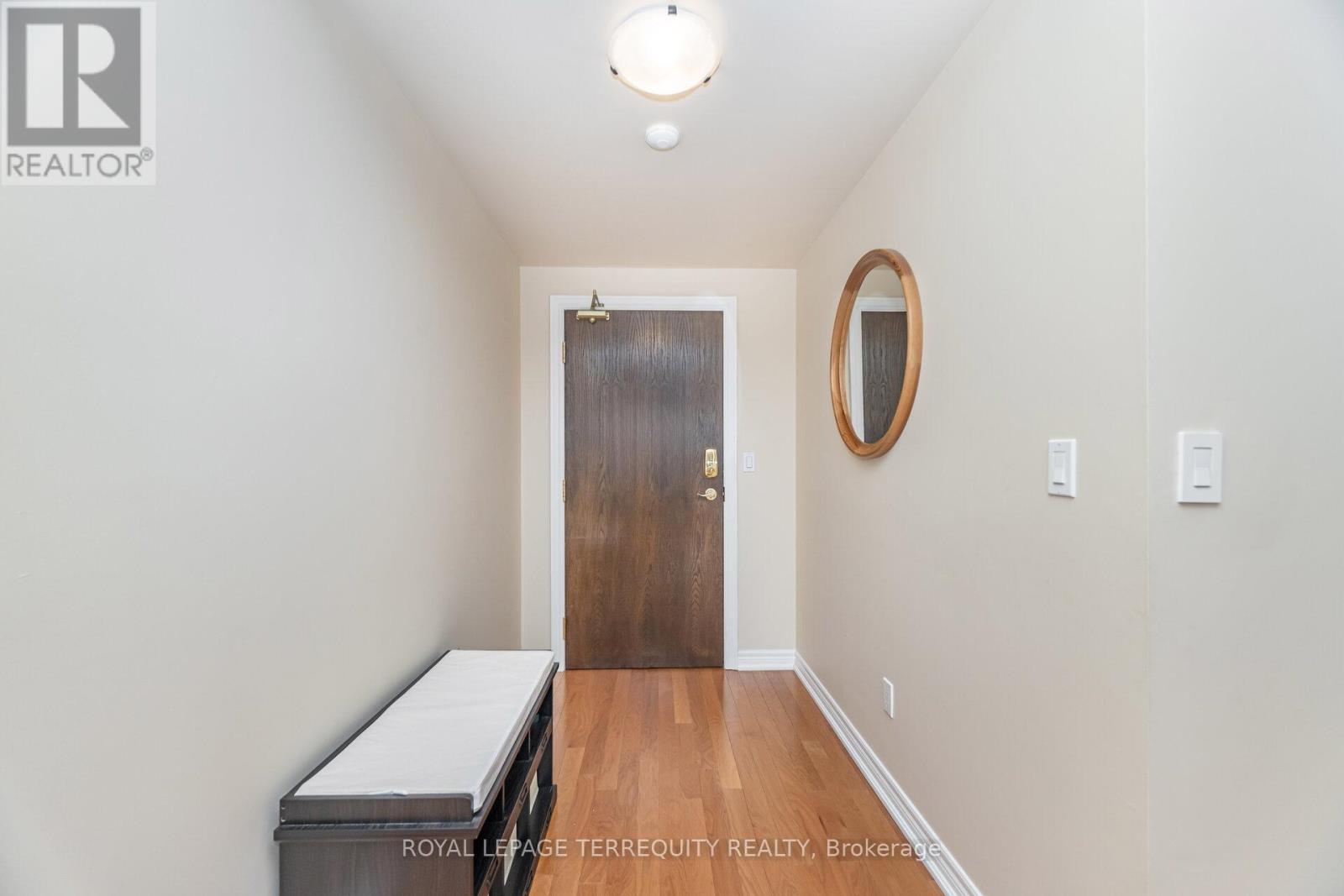 204 - 77 Governors Road, Hamilton, Ontario  L9H 7N8 - Photo 5 - X12598278