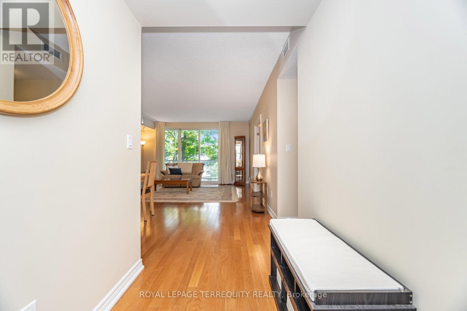 204 - 77 Governors Road, Hamilton, Ontario  L9H 7N8 - Photo 6 - X12598278