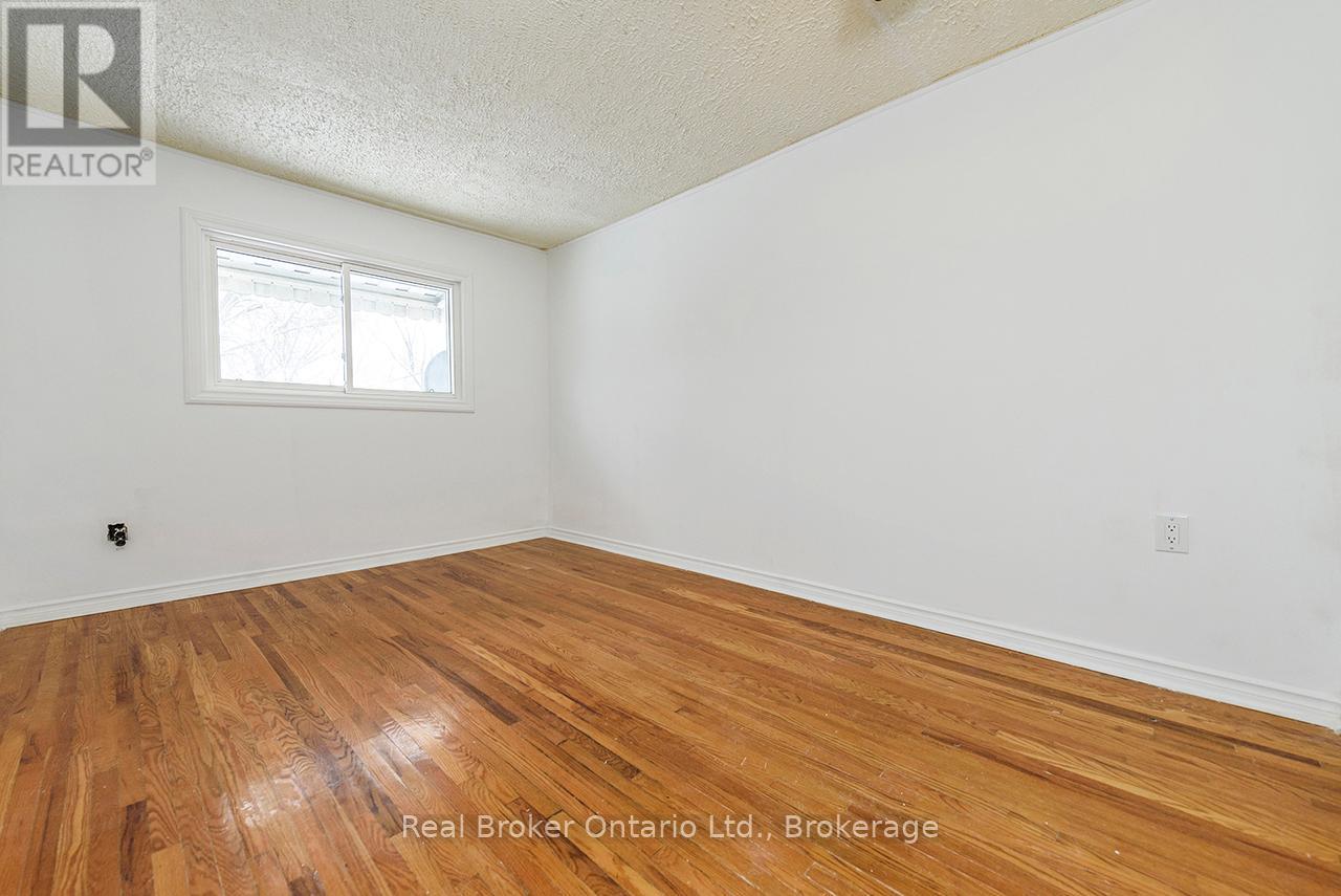 58 Eastvale Place, Hamilton, Ontario  L8H 1P1 - Photo 22 - X12598426