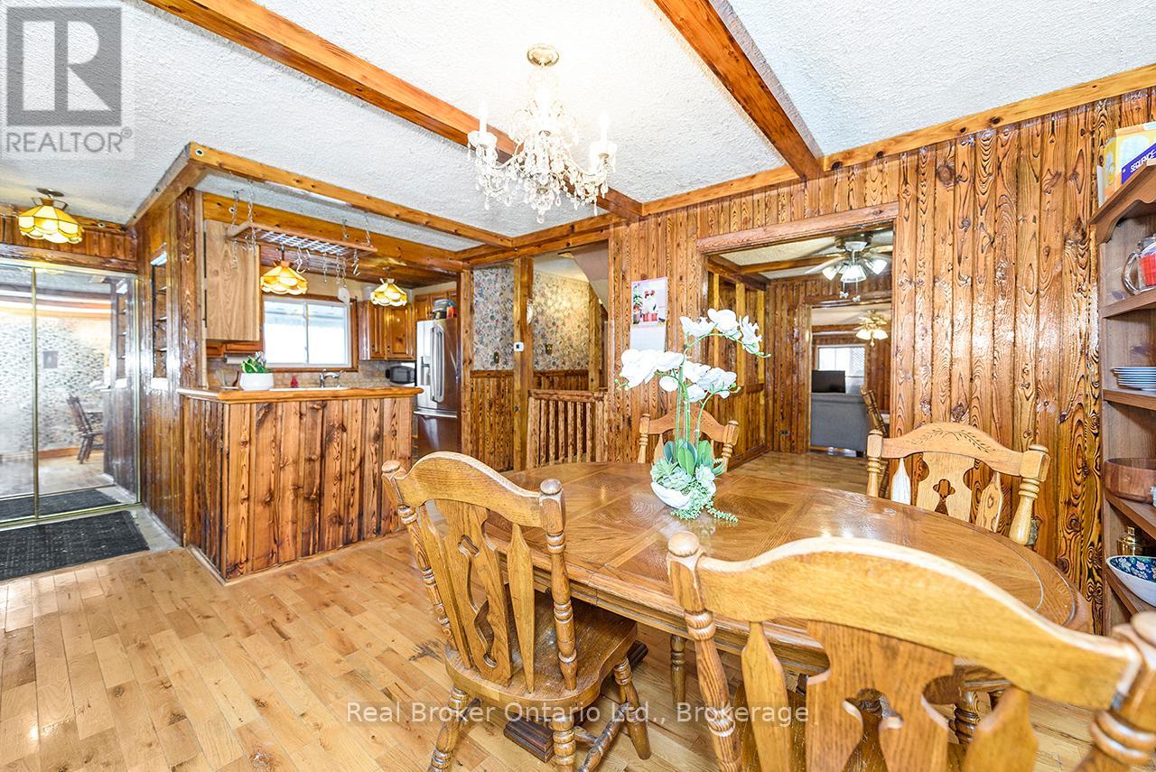 58 Eastvale Place, Hamilton, Ontario  L8H 1P1 - Photo 7 - X12598426