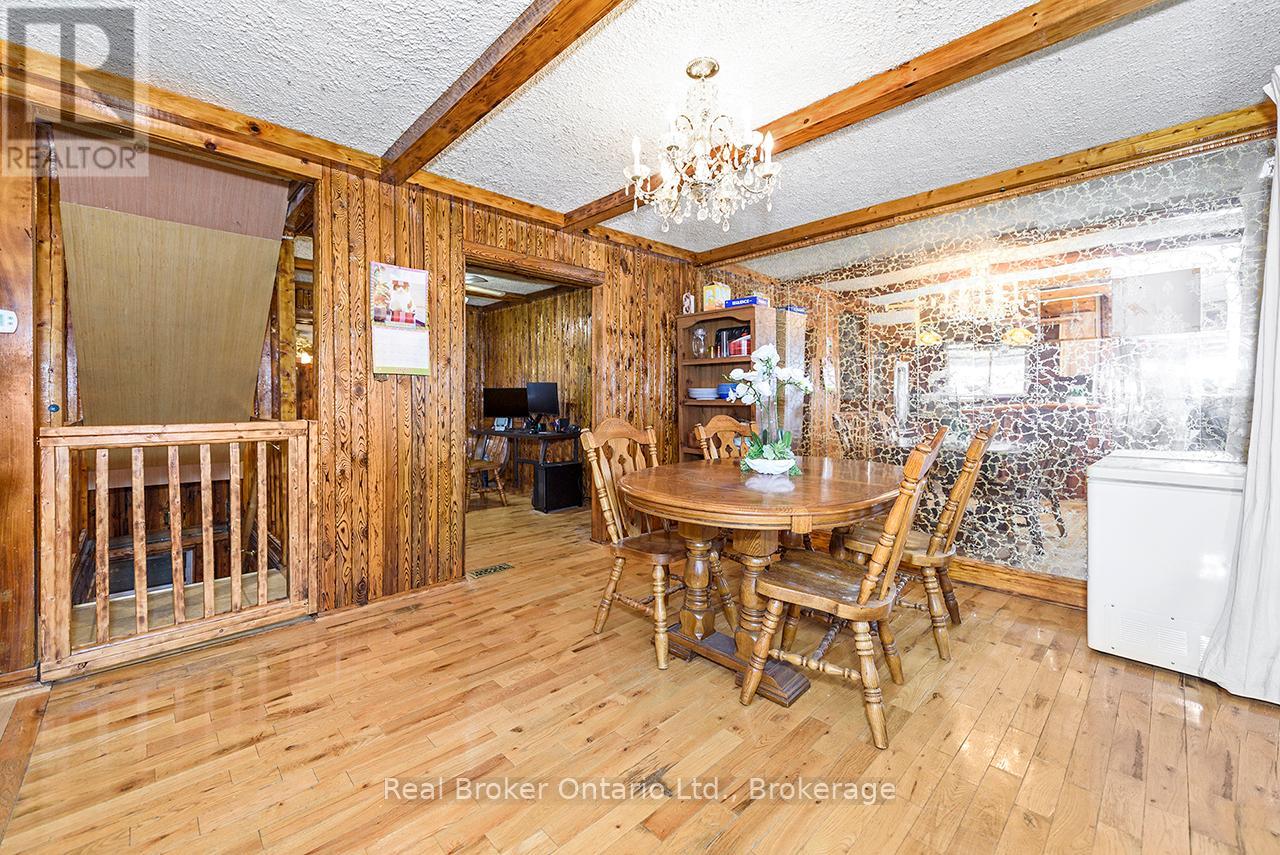 58 Eastvale Place, Hamilton, Ontario  L8H 1P1 - Photo 5 - X12598426