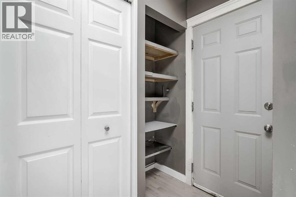 72 Strathcona Crescent, Calgary, Alberta T3H 1L1 - Photo 15 - A2263280