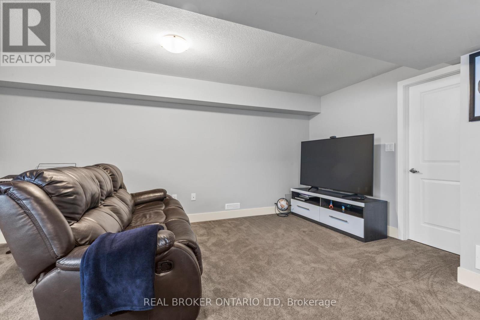 43 - 1960 Dalmagarry Road, London North, Ontario  N6G 0T8 - Photo 21 - X12598292