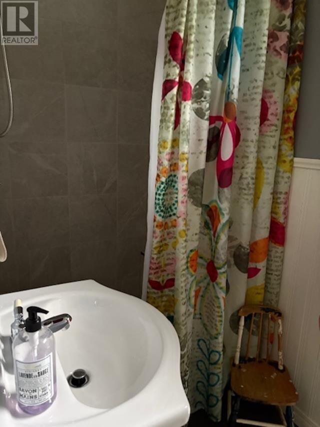 411 Southern Ave, Thunder Bay, Ontario  P7C 2T8 - Photo 14 - TB253595