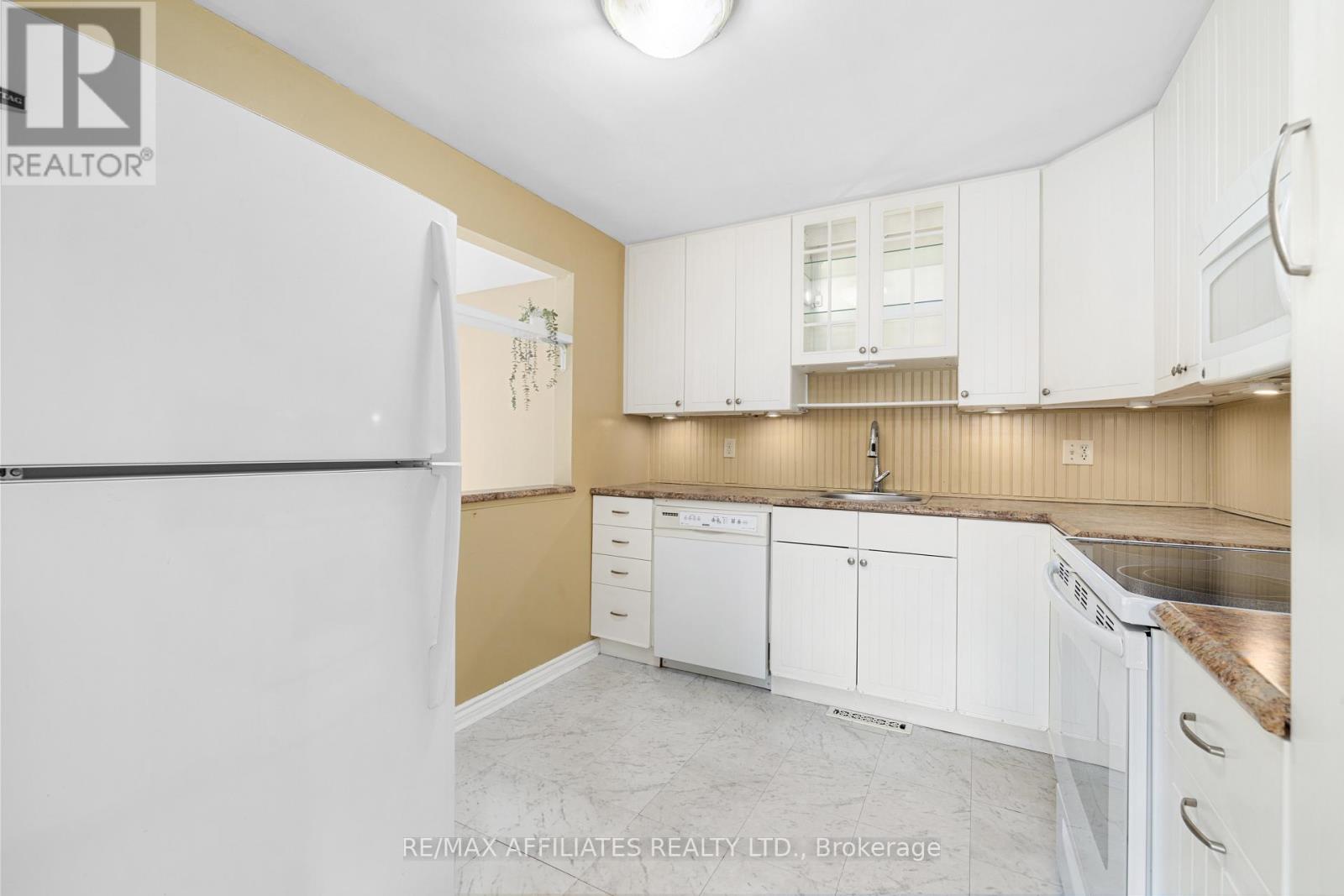 2 Shadow Court, Ottawa, Ontario  K2H 9E4 - Photo 14 - X12598314