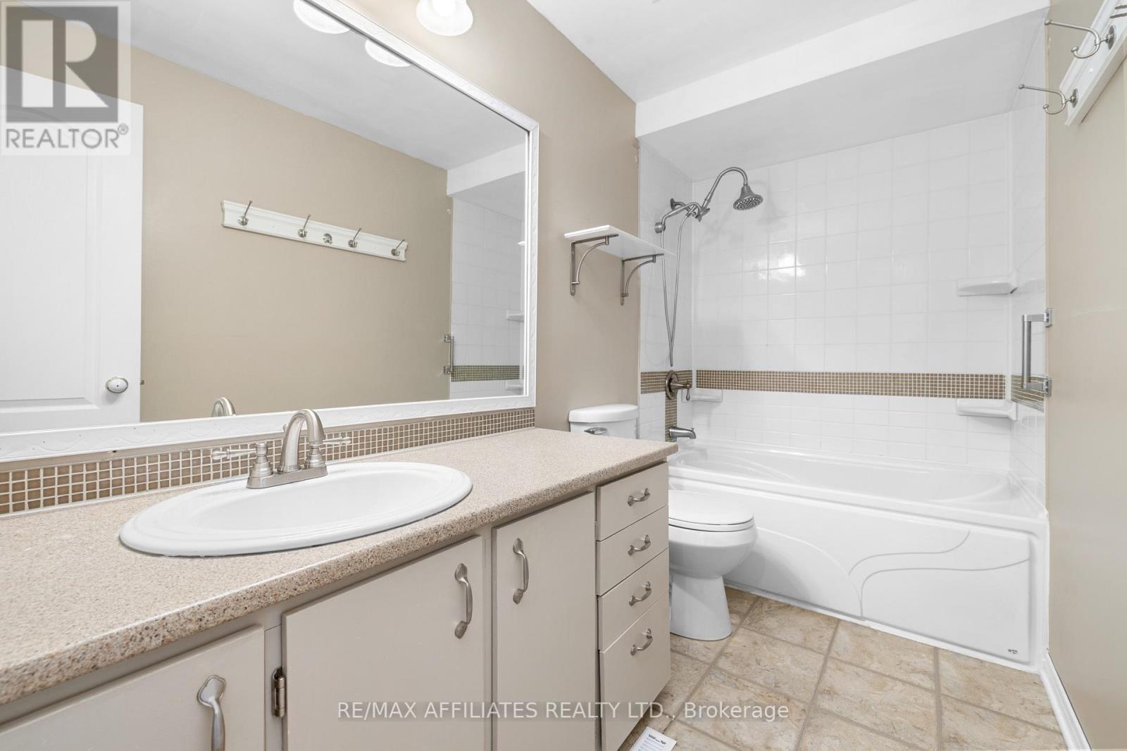 2 Shadow Court, Ottawa, Ontario  K2H 9E4 - Photo 27 - X12598314