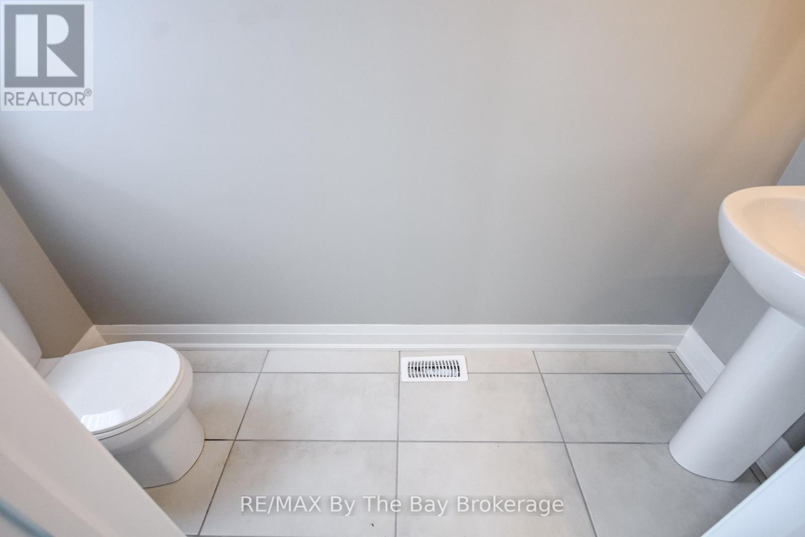 30 Misty Ridge Road, Wasaga Beach, Ontario  L9Z 0R8 - Photo 22 - S12598194