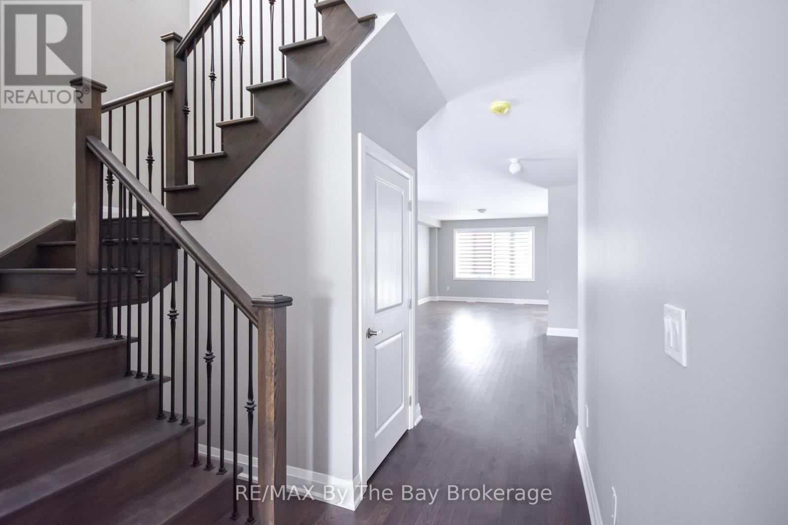 30 Misty Ridge Road, Wasaga Beach, Ontario  L9Z 0R8 - Photo 3 - S12598194