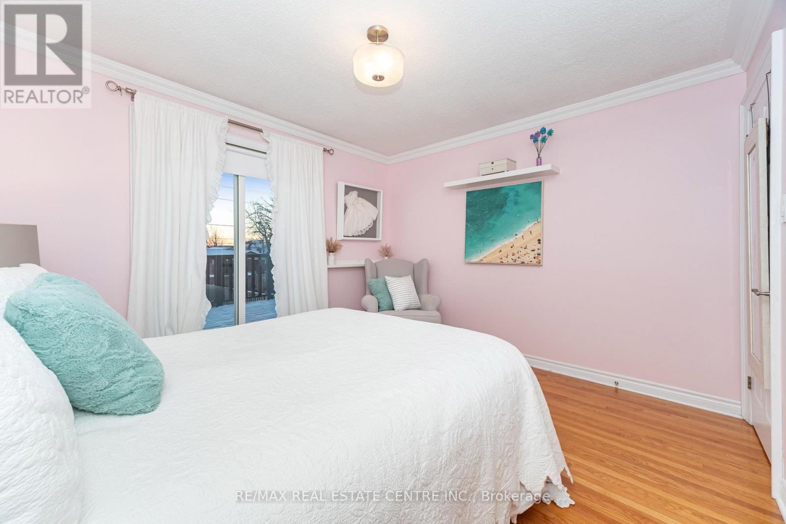 4262 Poltava Crescent, Mississauga, Ontario  L4W 3C2 - Photo 23 - W12598042