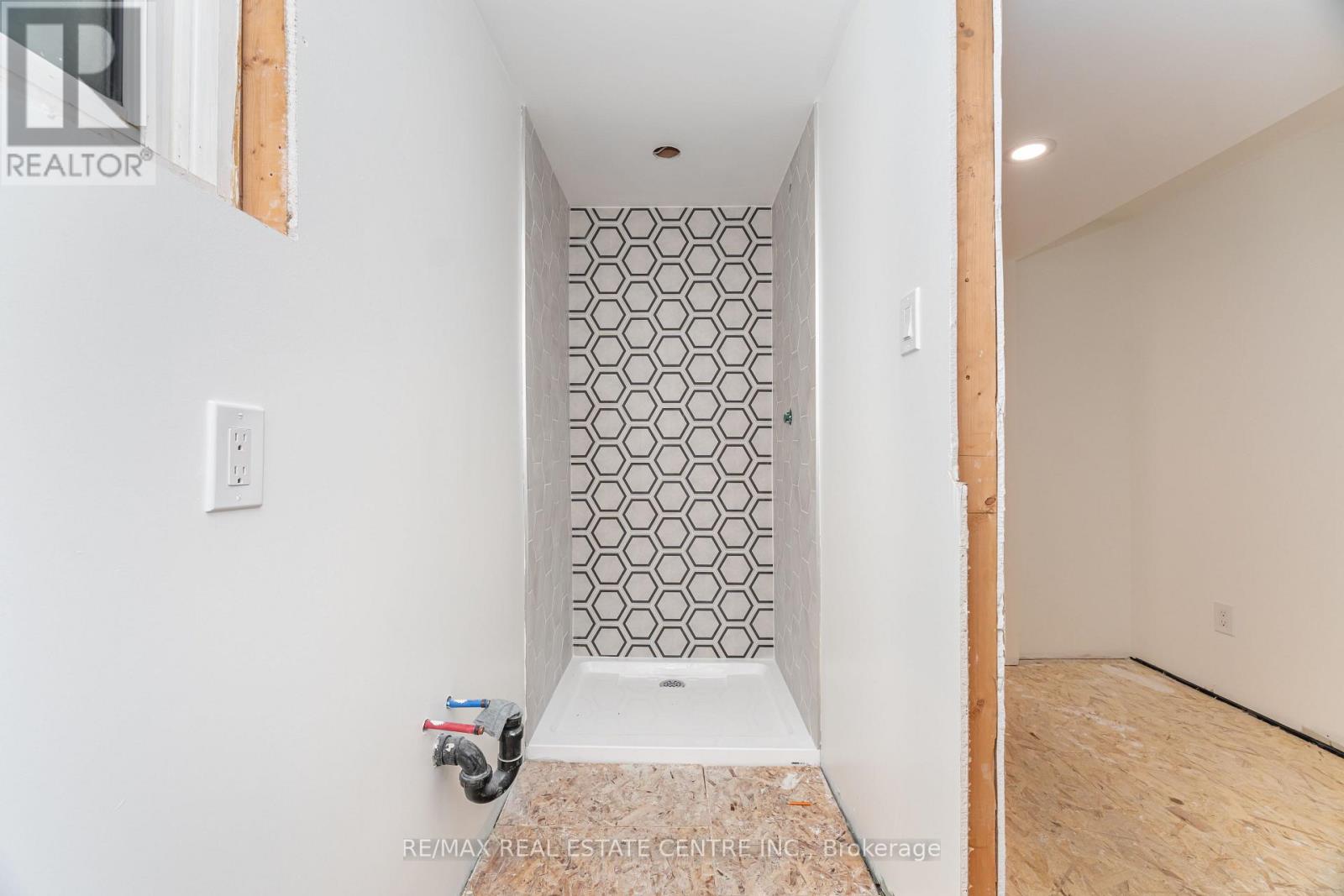 4262 Poltava Crescent, Mississauga, Ontario  L4W 3C2 - Photo 39 - W12598042