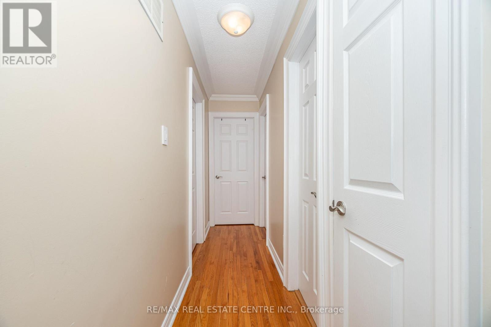 4262 Poltava Crescent, Mississauga, Ontario  L4W 3C2 - Photo 20 - W12598042