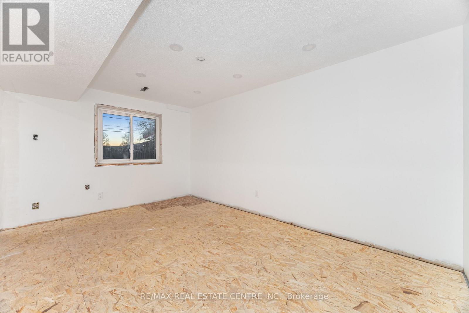 4262 Poltava Crescent, Mississauga, Ontario  L4W 3C2 - Photo 38 - W12598042