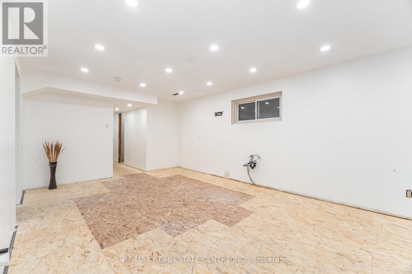 4262 Poltava Crescent, Mississauga, Ontario  L4W 3C2 - Photo 36 - W12598042