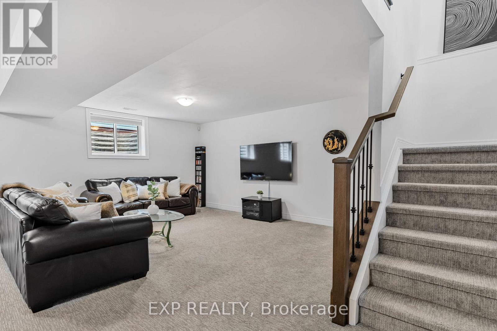 4242 Village Creek Drive, Fort Erie, Ontario L0S 1S0 - Photo 28 - X12598300