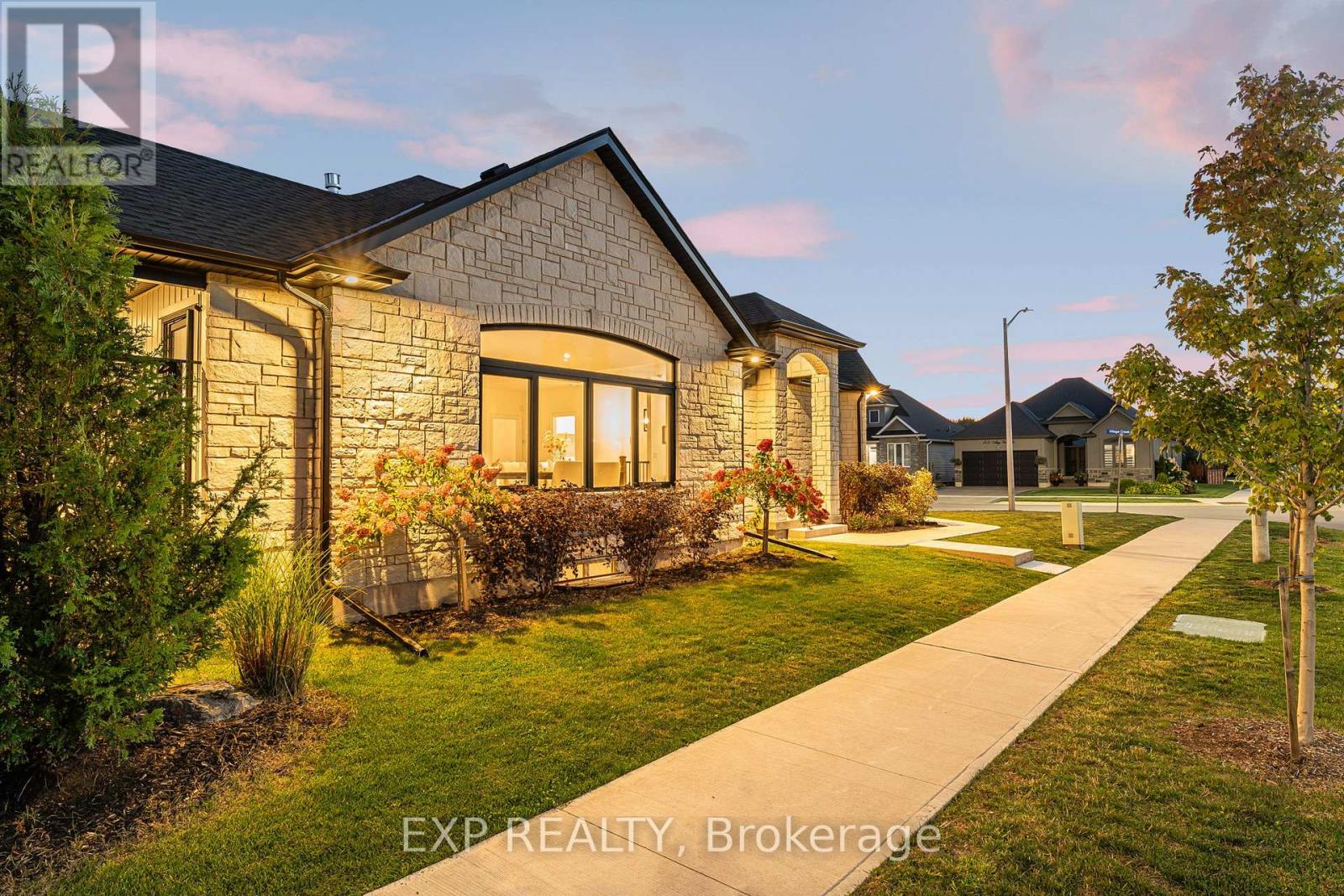 4242 Village Creek Drive, Fort Erie, Ontario L0S 1S0 - Photo 42 - X12598300