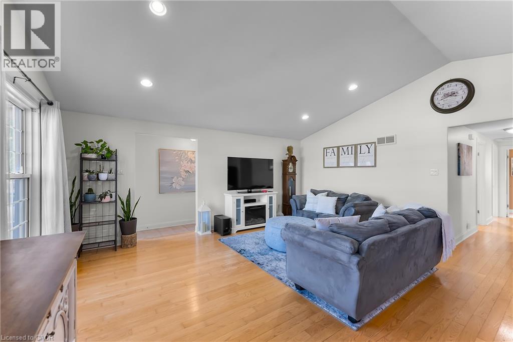 7321 Dorchester Road, Niagara Falls, Ontario  L2G 5V8 - Photo 8 - 40791229