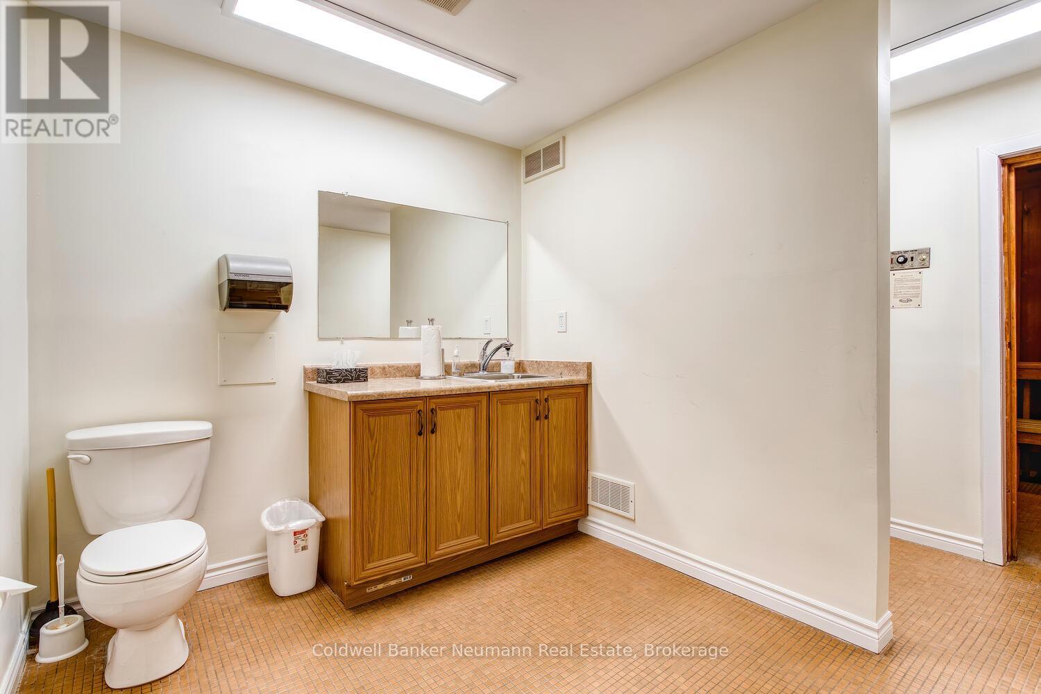 205 - 23 Woodlawn Road E, Guelph, Ontario N1H 7G6 - Photo 42 - X12598368