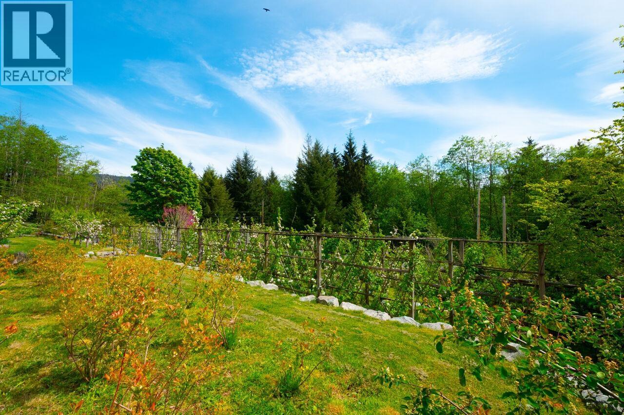 620 Laura Road, Bowen Island, British Columbia  V0N 1G2 - Photo 4 - R2983894