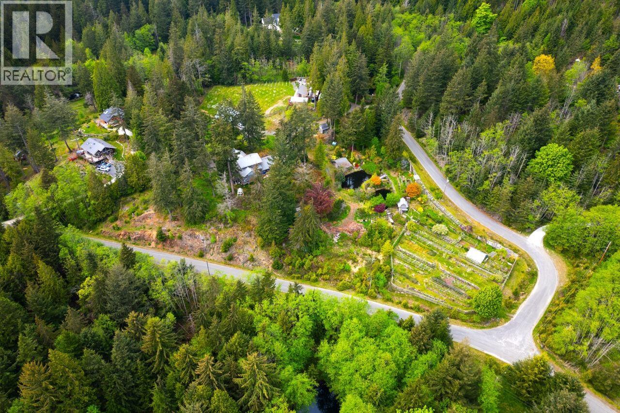 620 Laura Road, Bowen Island, British Columbia  V0N 1G2 - Photo 2 - R2983894