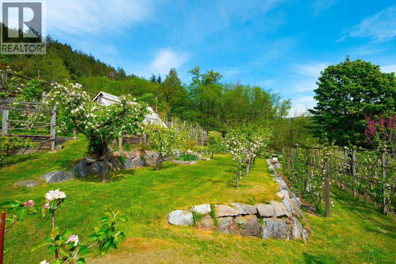 620 Laura Road, Bowen Island, British Columbia  V0N 1G2 - Photo 3 - R2983894