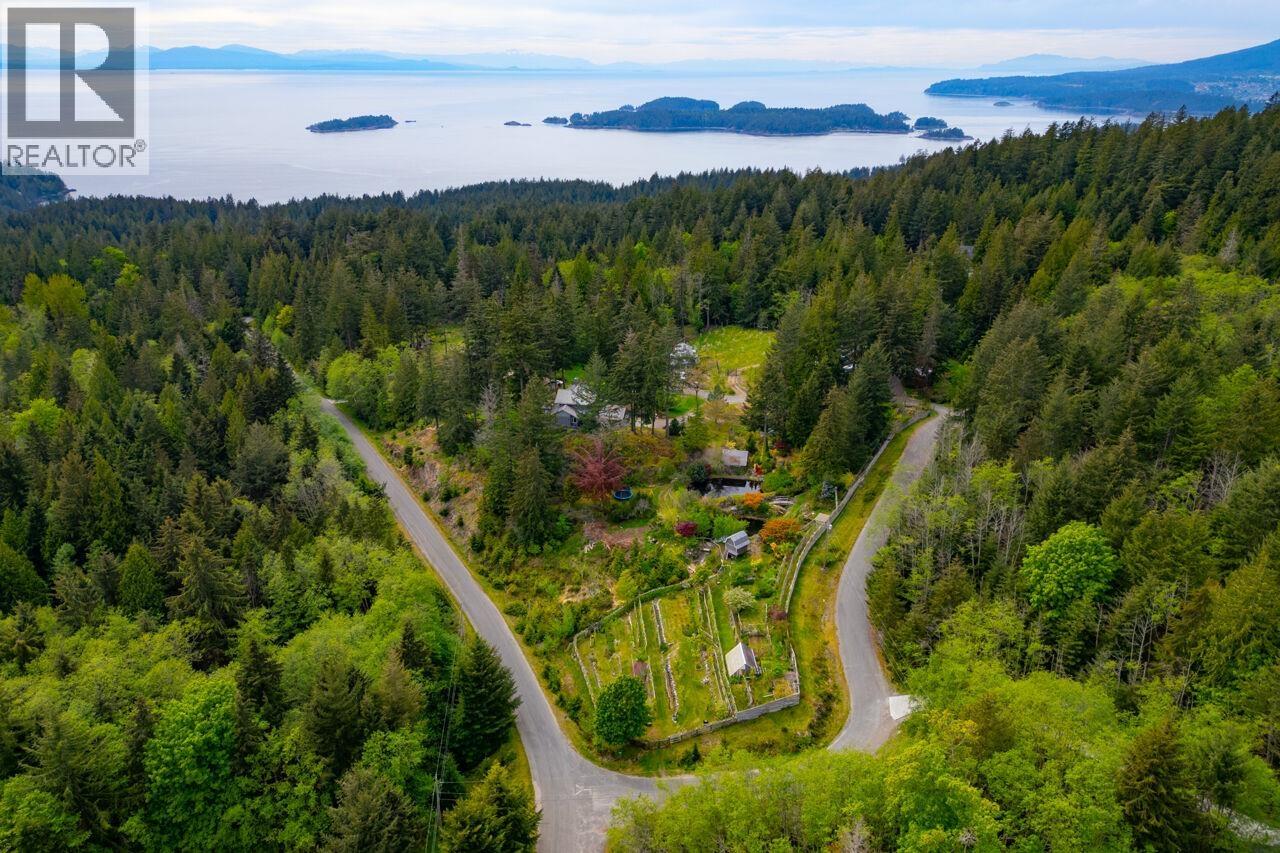 620 LAURA ROAD, Bowen Island, British Columbia