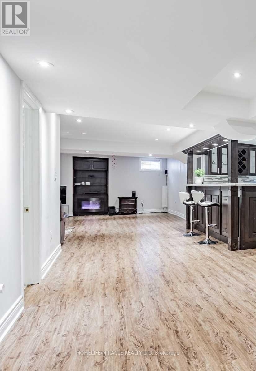 170 Maxwell Street, Toronto, Ontario  M3H 0B5 - Photo 2 - C12598294