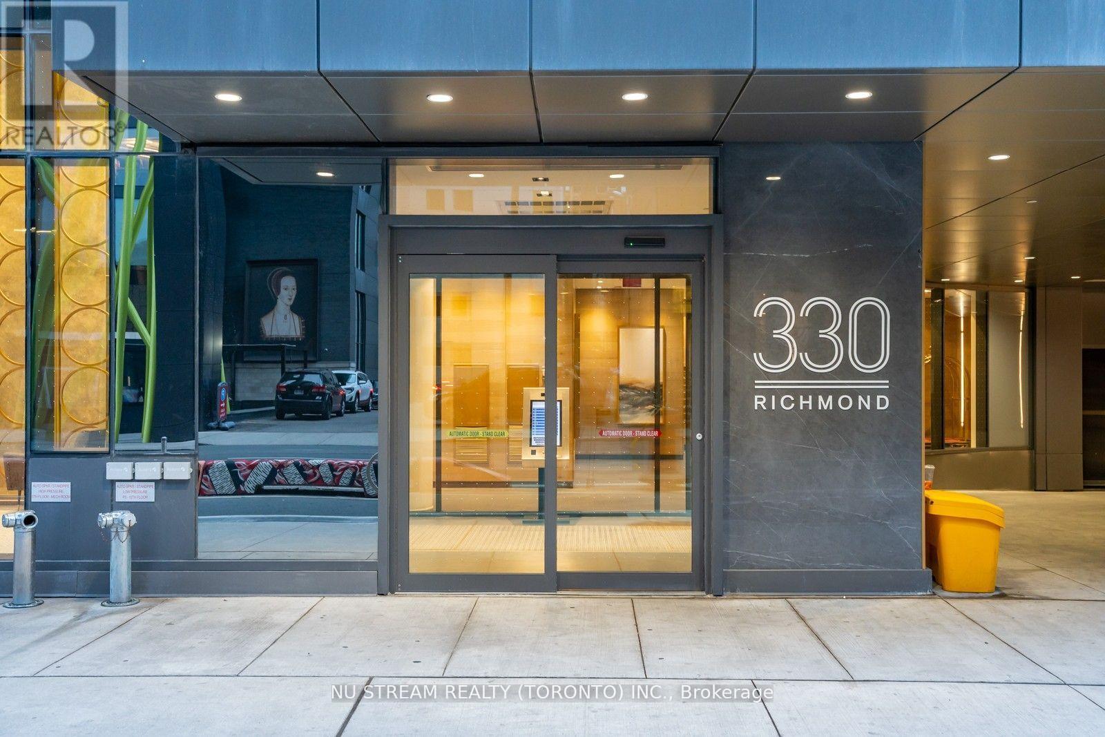 2802 - 330 RICHMOND STREET W, Toronto, Ontario