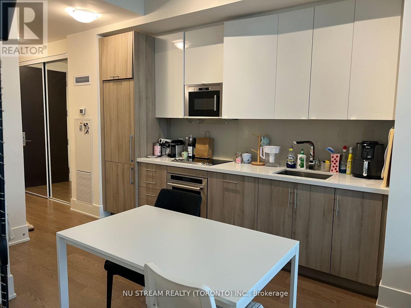 2802 - 330 Richmond Street W, Toronto, Ontario  M5V 0M4 - Photo 8 - C12598310