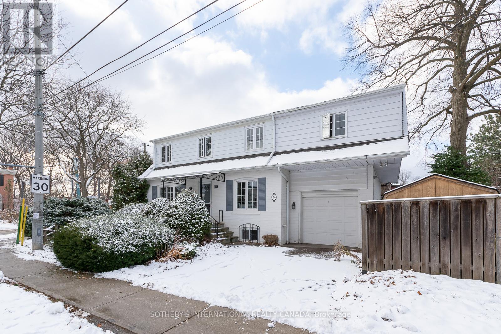 24 DOUGLAS CRESCENT, Toronto, Ontario