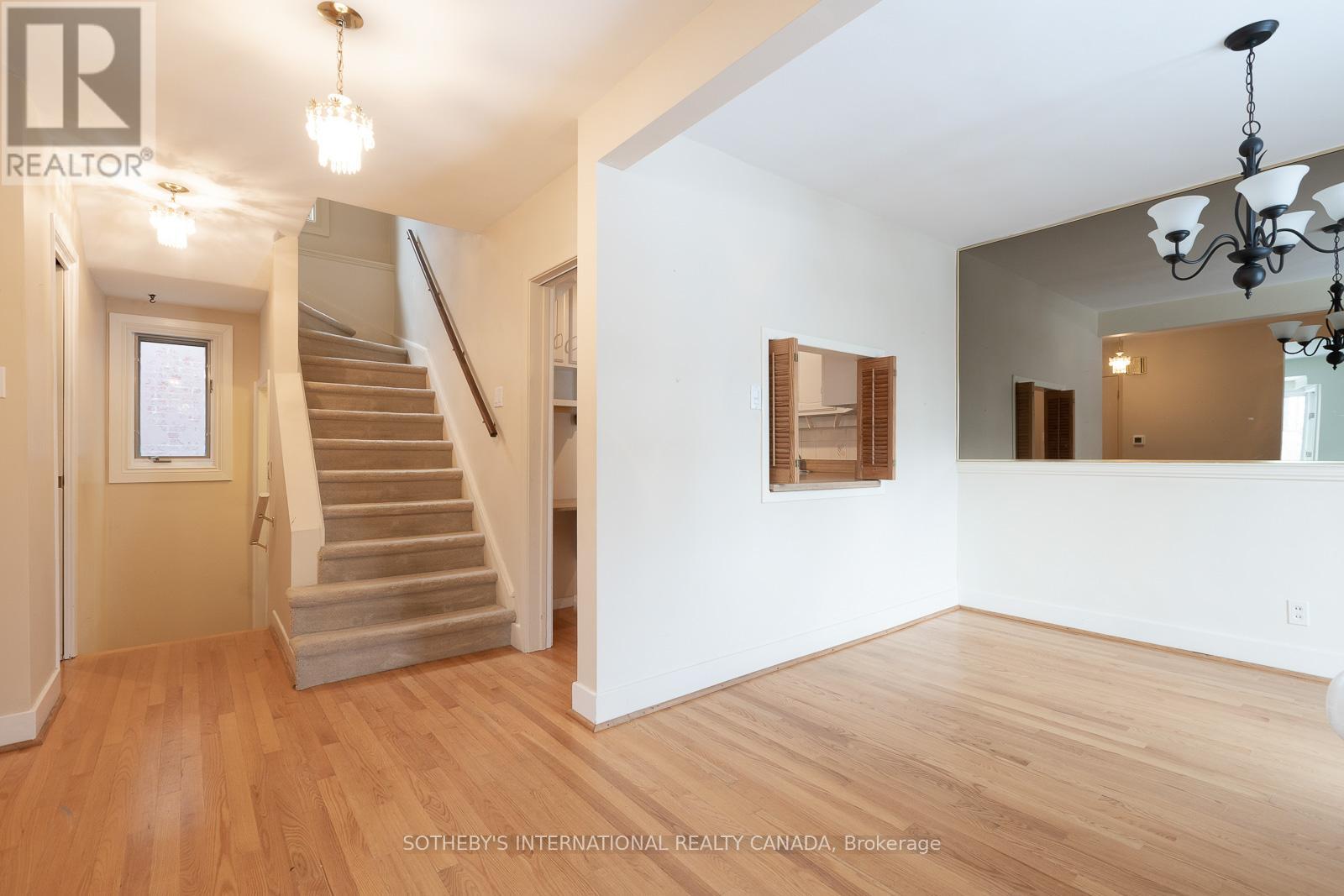 24 Douglas Crescent, Toronto, Ontario  M4W 2E7 - Photo 12 - C12598336