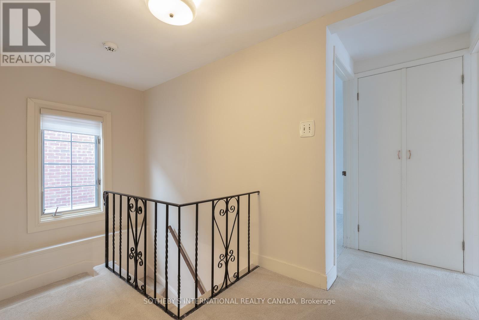 24 Douglas Crescent, Toronto, Ontario  M4W 2E7 - Photo 14 - C12598336