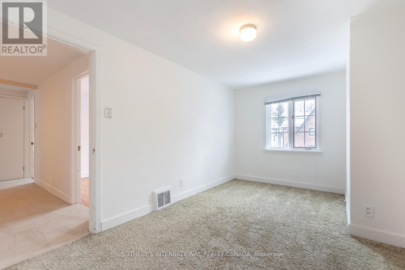 24 Douglas Crescent, Toronto, Ontario  M4W 2E7 - Photo 17 - C12598336