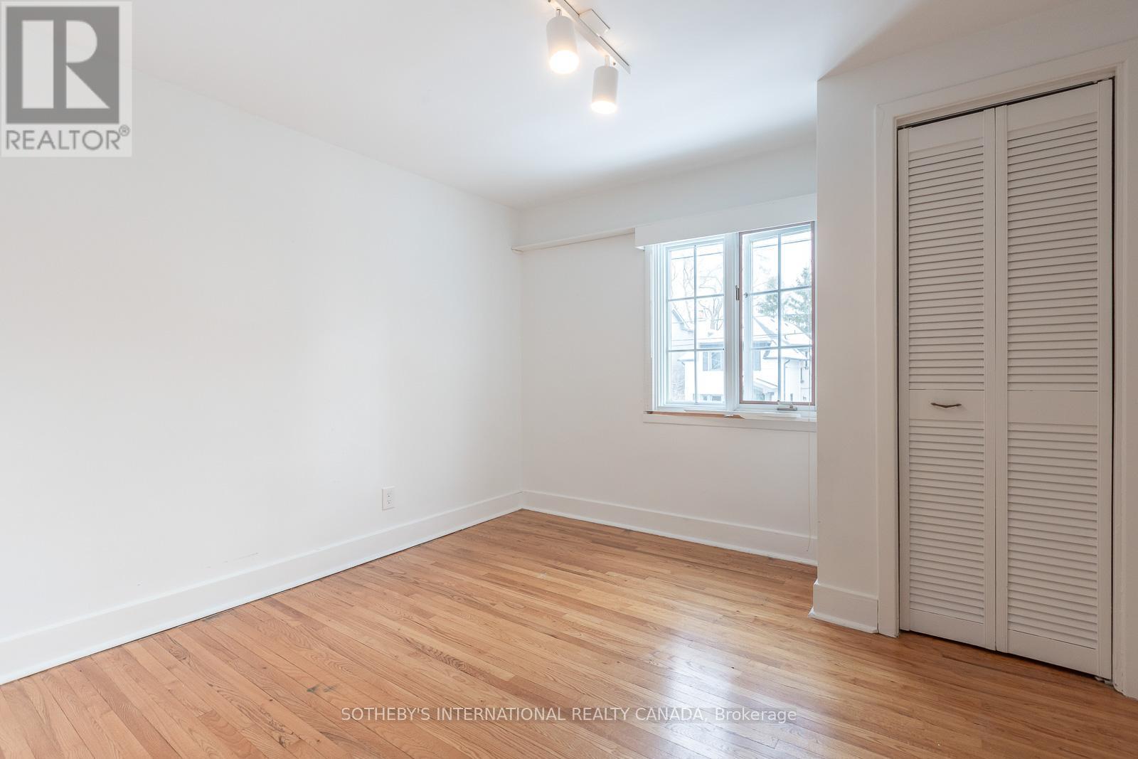 24 Douglas Crescent, Toronto, Ontario  M4W 2E7 - Photo 18 - C12598336